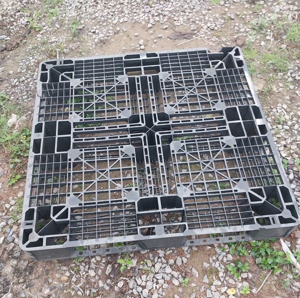 Pallet nhựa cũ KT 1100x1100x120 mm